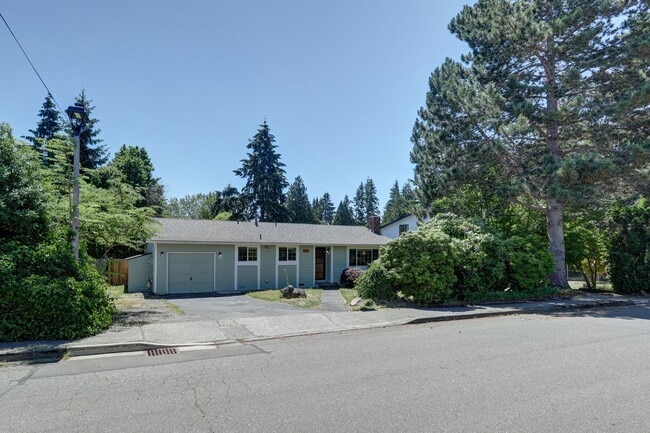 Photo - Cozy 3-bedroom 2 baths in Kirkland.