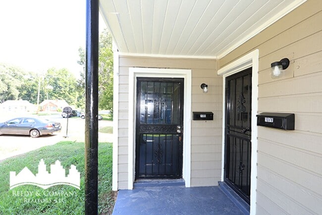 Photo - 1080 N Evergreen St