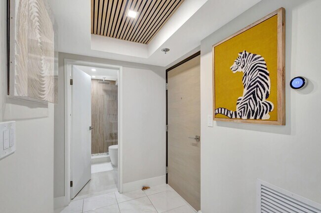 Building Photo - 5460 N Ocean Dr Unit 7-C