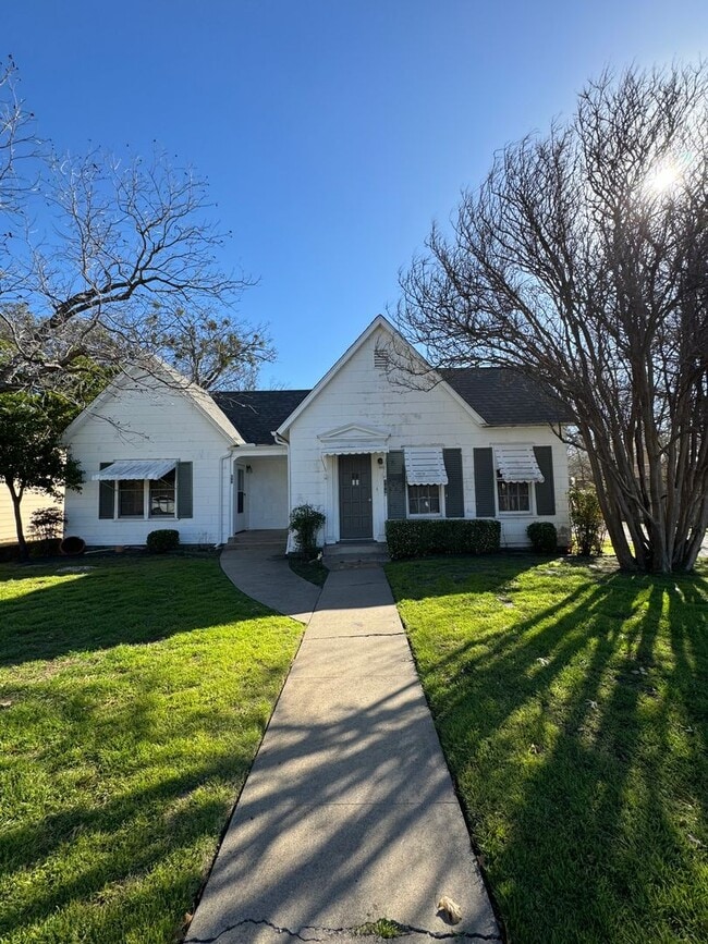 Photo - 309 S Alamo St