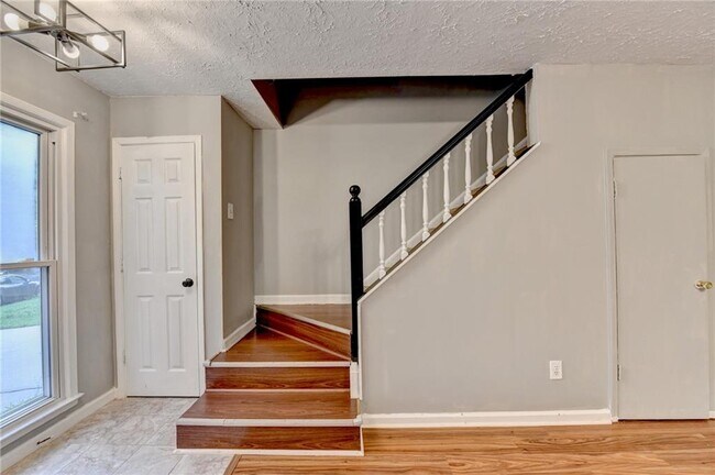 Photo - 1181 Izod Ct