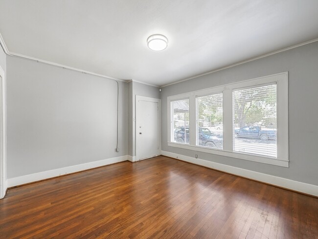 Photo - 2411 Dunlavy St