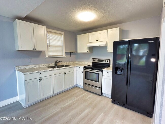 Photo - 2984 Hunt St