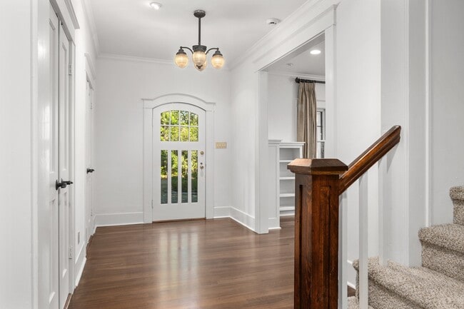 Photo - 1301 Kent Ln