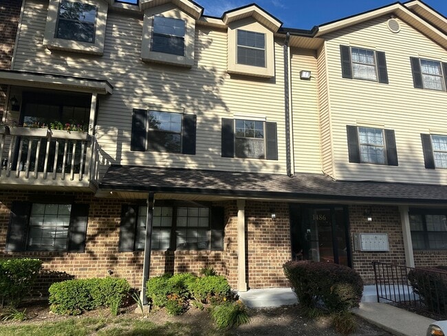 Building Photo - 1486 W Jefferson Ave Unit E