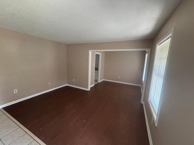Photo - 5083 Applewood Dr