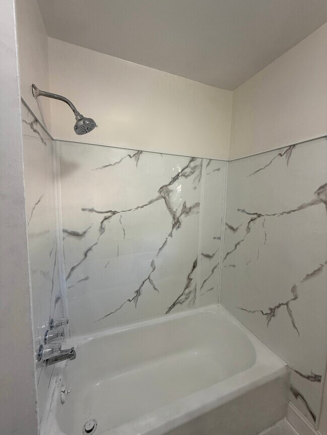 Photo - 410 W 46th St