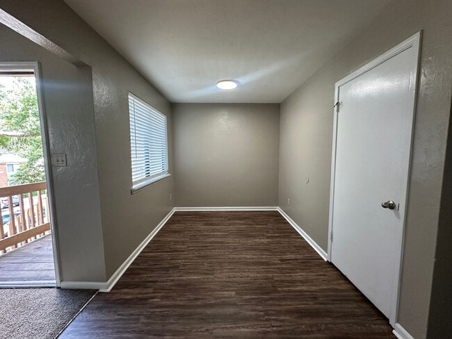 Photo - Upstairs unit on the golf course available NOW!!! Unidad D