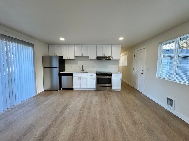Photo - 4002 S 67th St Apartments