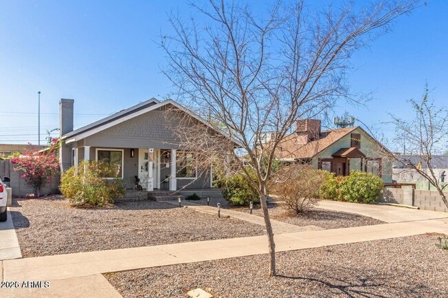 1645 W Willetta St