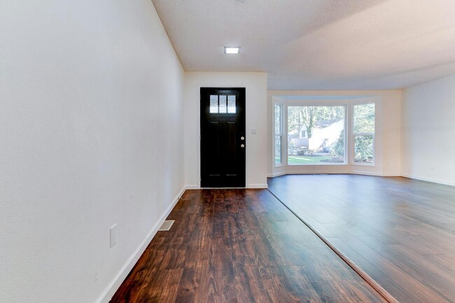 Photo - 4830 SW Dawn St