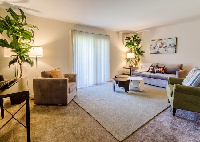 Chasewood apartment living room