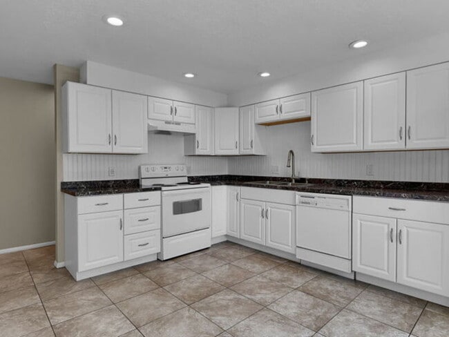 Photo - 2799 W 5500 S