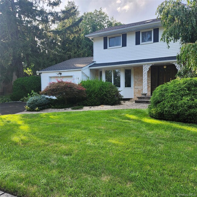 74 Rockland Dr