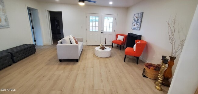 Photo - 2320 E Whitton Ave