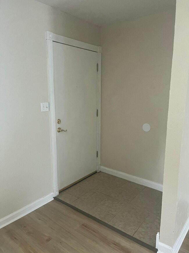 Photo - 706 Cottonwood Ct
