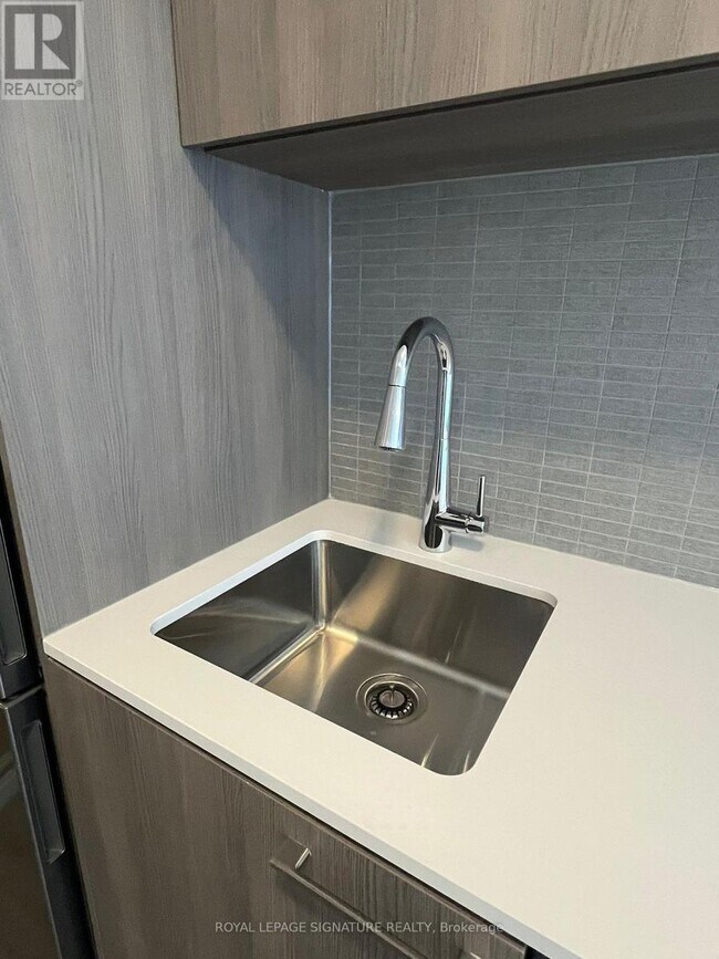 Photo - 7437 Kingston Rd Unit 208