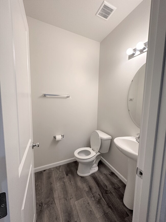 Photo - 8921 170th St NE