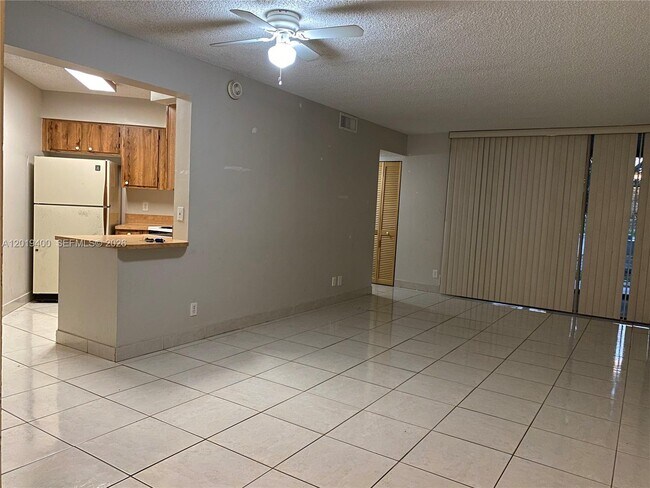 Photo - 210 Lake Pointe Dr Unit 114