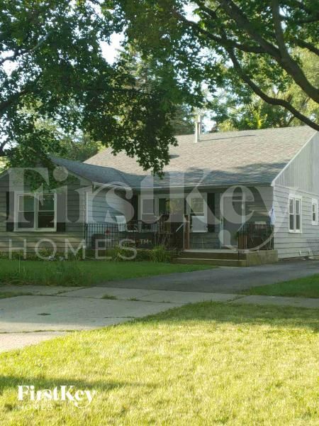 Building Photo - 431 Division St