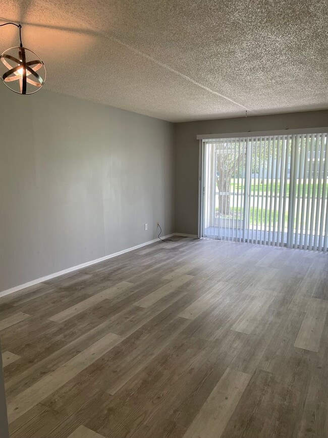 Photo - Sunquest Apartments