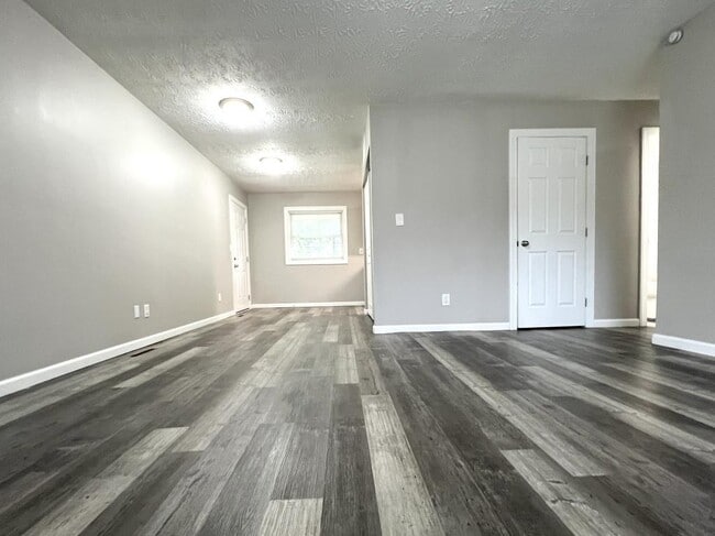 Photo - 77 Brookhaven Dr