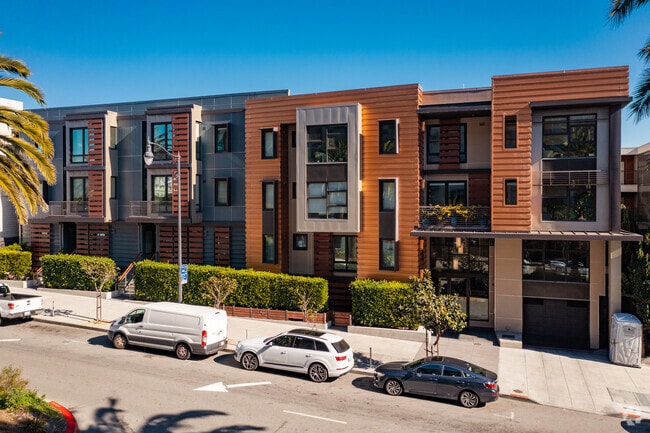 Photo - Thirty Five Dolore