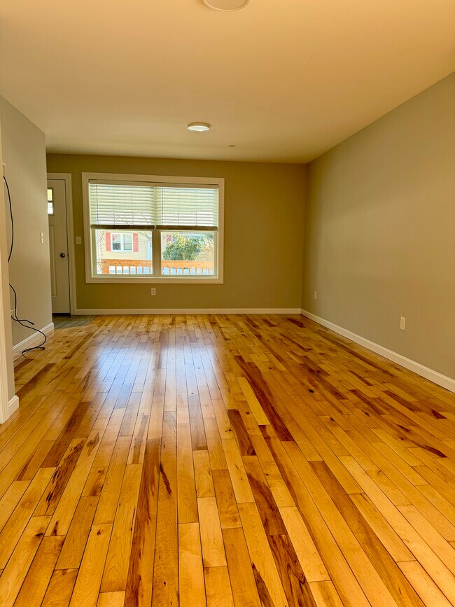 Photo - 50 Pleasant St Unit 1