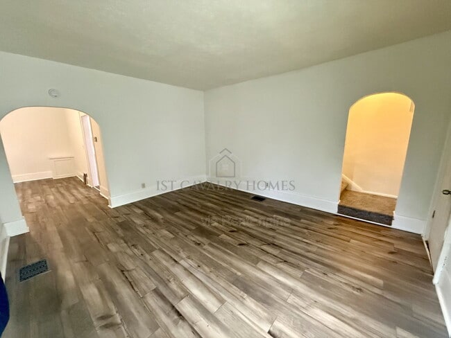 Photo - 895 Beardsley St