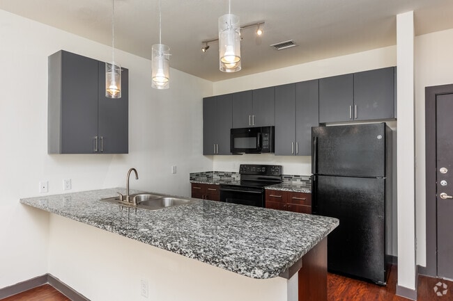 1BR, 1BA - 628SF - Kitchen