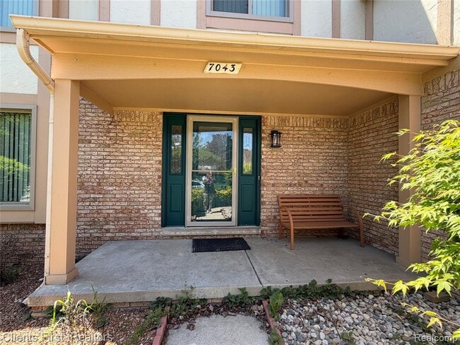 Photo - 7043 Foxridge Dr