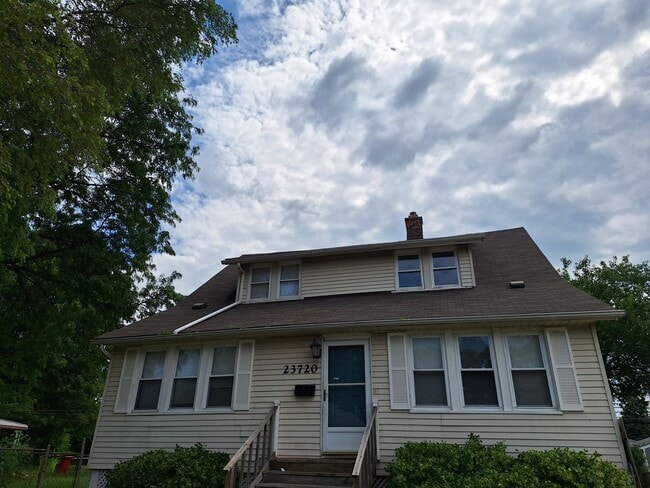 Photo - 23720 Shakespeare Ave
