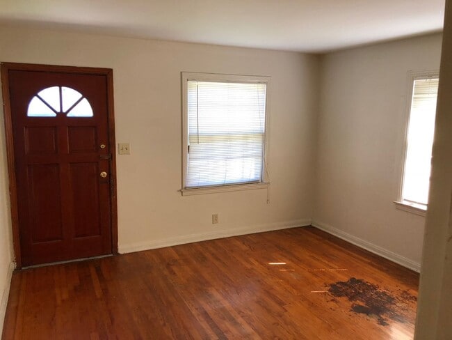 Photo - 1902 Shelby Ave Unit B