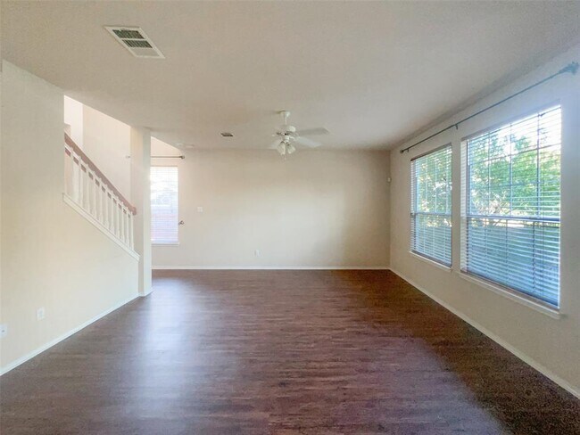 Photo - 10717 Strand St