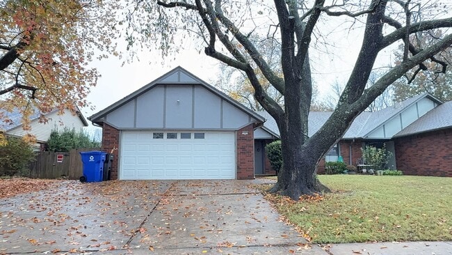 Building Photo - Welcome to this charming 3-bedroom, 2-bathroom duplex located in the vibrant community of Broken ...