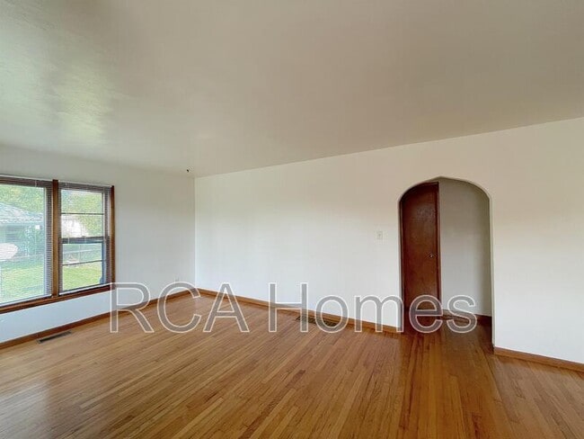 Photo - 3853 S State Ave