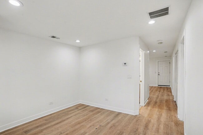 Photo - 2812 S Pulaski Rd Unit B