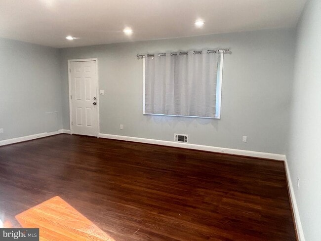 Photo - 9103 Wallace Rd