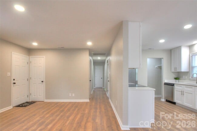 Photo - 700 Sharon Dr