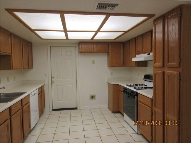 Photo - 1833 Atlantic Ave