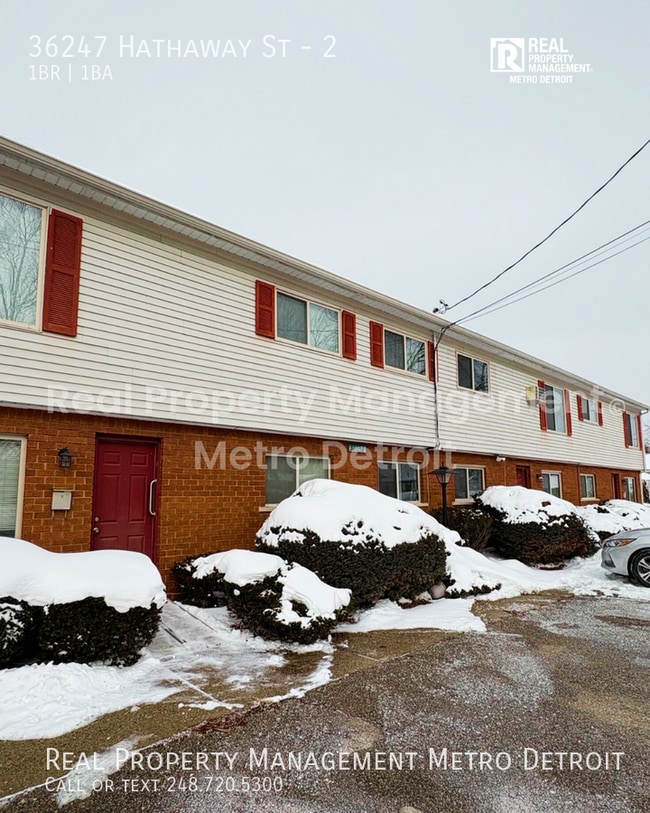 Building Photo - 36247 Hathaway St Unit 2