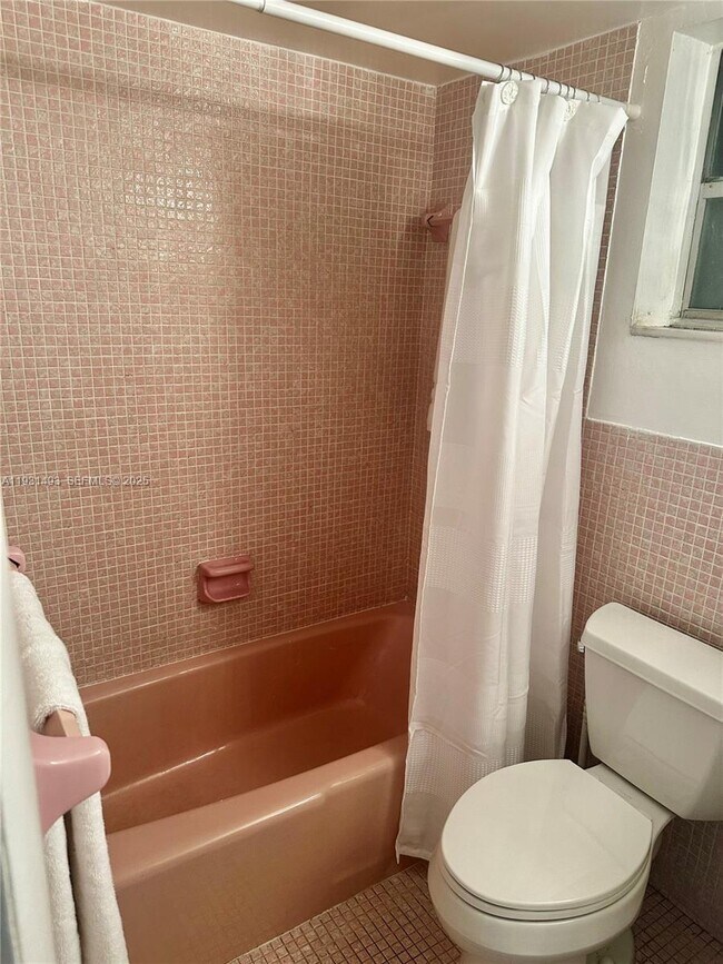 Photo - 1855 Plunkett St Unidad 209