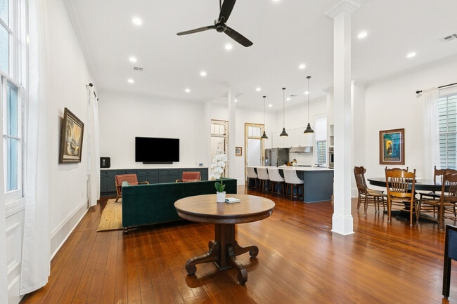 Photo - 2335 N Rampart St