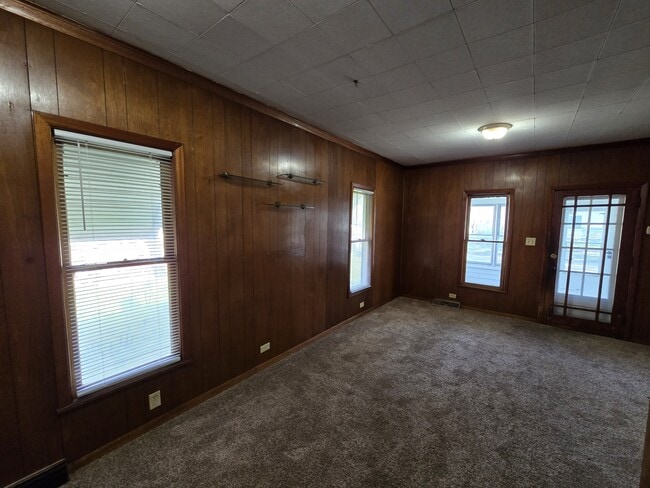 Photo - 307 Riehl St