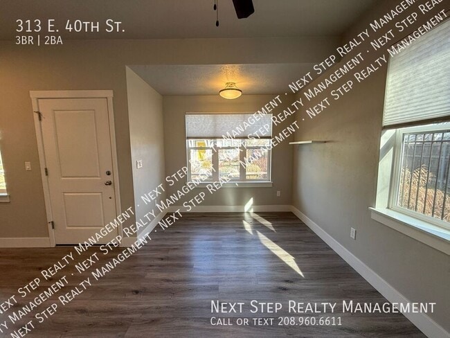 Photo - 313 E 40th St