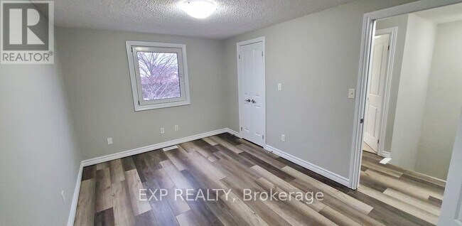 Photo - 246 Lakeshore Rd