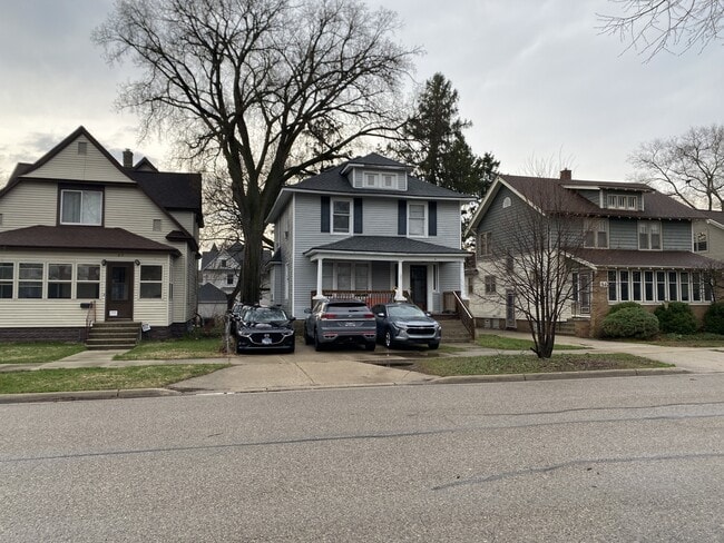 Photo - 87 E 15th St