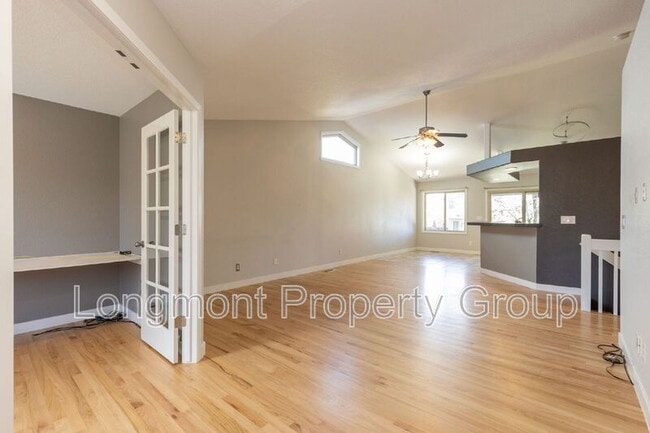 Photo - 2306 Steele St