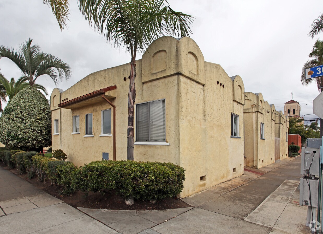 Photo - 3301-3315 30th St Apartments