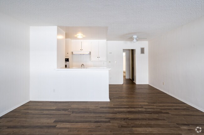 Living room facing Kitchen 1BR 1 BA 750 Sqf_